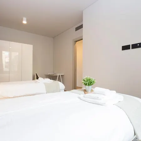 Casaviva - Stylish Retreat With Parking In Apartment