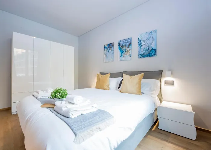 Appartement Casaviva - Stylish Retreat With Parking In *