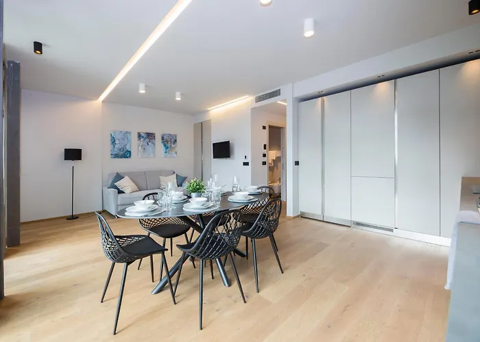 Appartement Casaviva - Stylish Retreat With Parking In