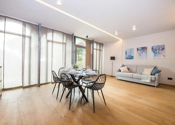 Casaviva - Stylish Retreat With Parking In Appartement Rapallo