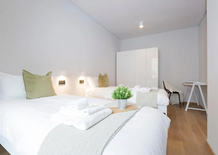 Casaviva - Stylish Retreat With Parking In *