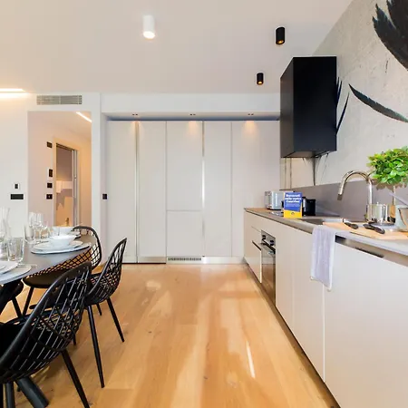 Casaviva - Stylish Retreat With Parking In Daire Rapallo