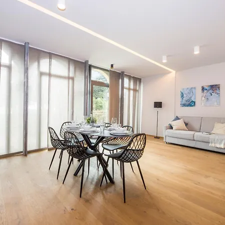 Casaviva - Stylish Retreat With Parking In Daire Rapallo