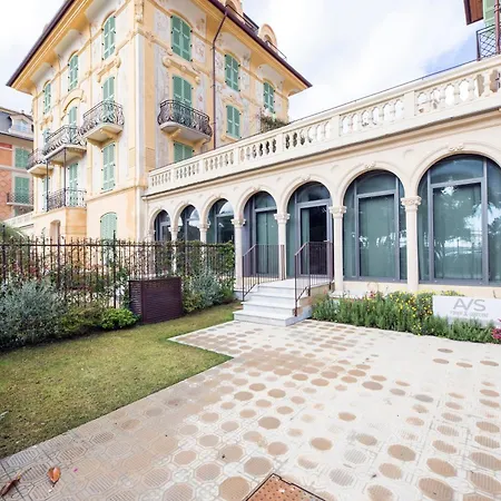 Casaviva - Stylish Retreat With Parking In *