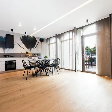 Casaviva - Stylish Retreat With Parking In *